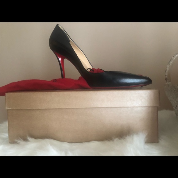 Christian Louboutin - Picture 3 of 8